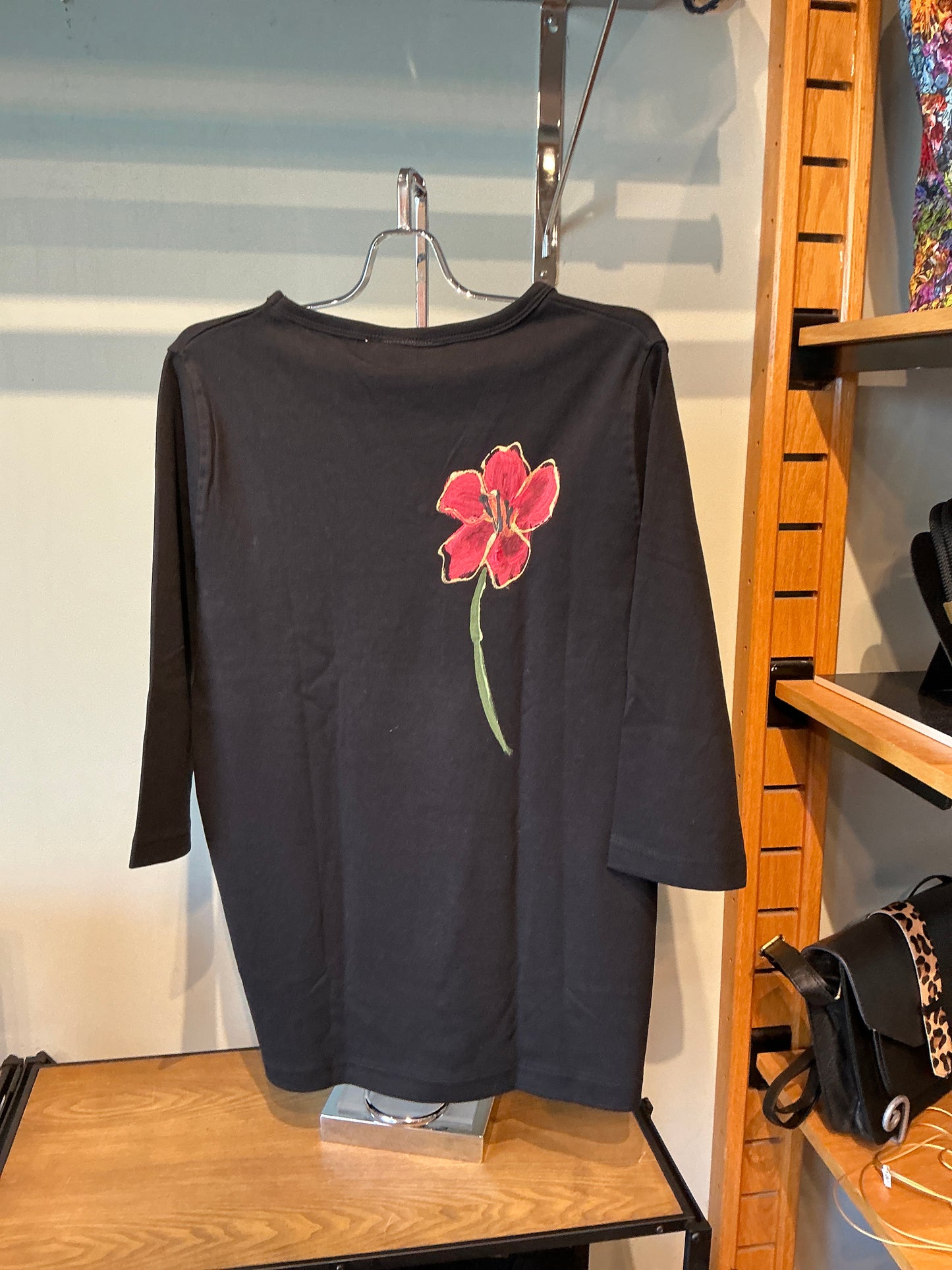 Single Flower Black Tee