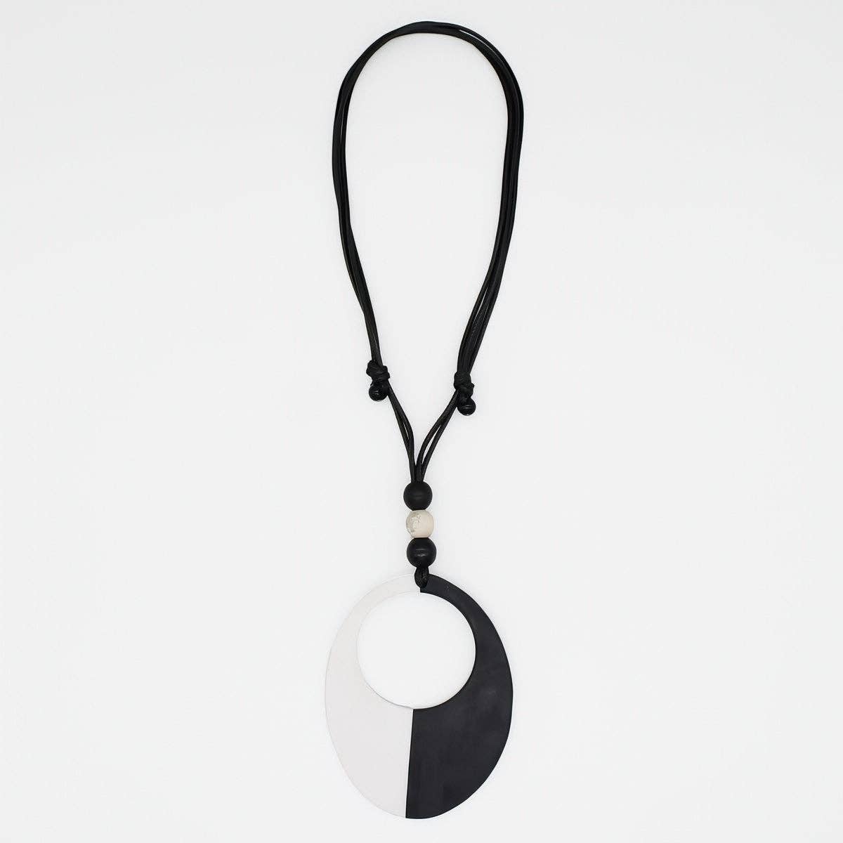 Oval Victoria Black White Pendant