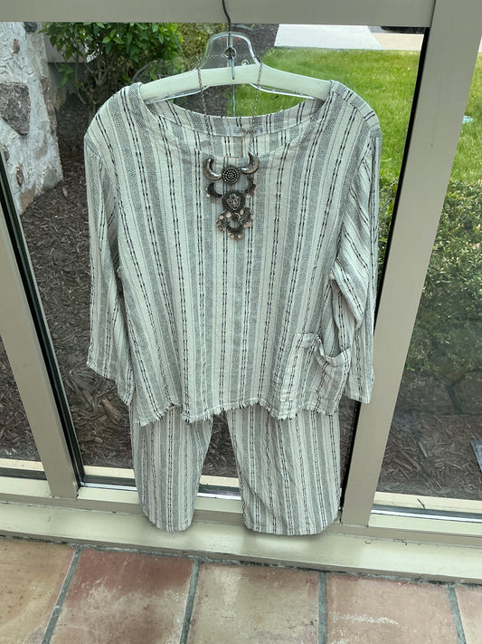 Pinstripe Linen 3/4 Sleeve Pocket Shell