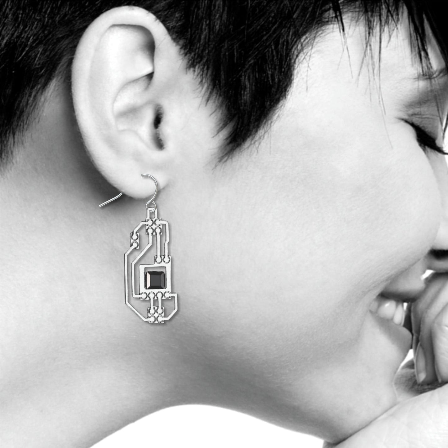 CIRCUITS EARRING, BLACK