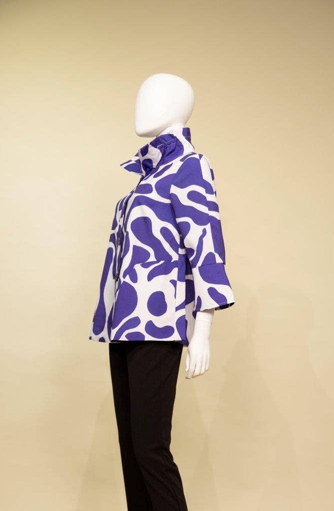 Print Jacket with Wired Collar