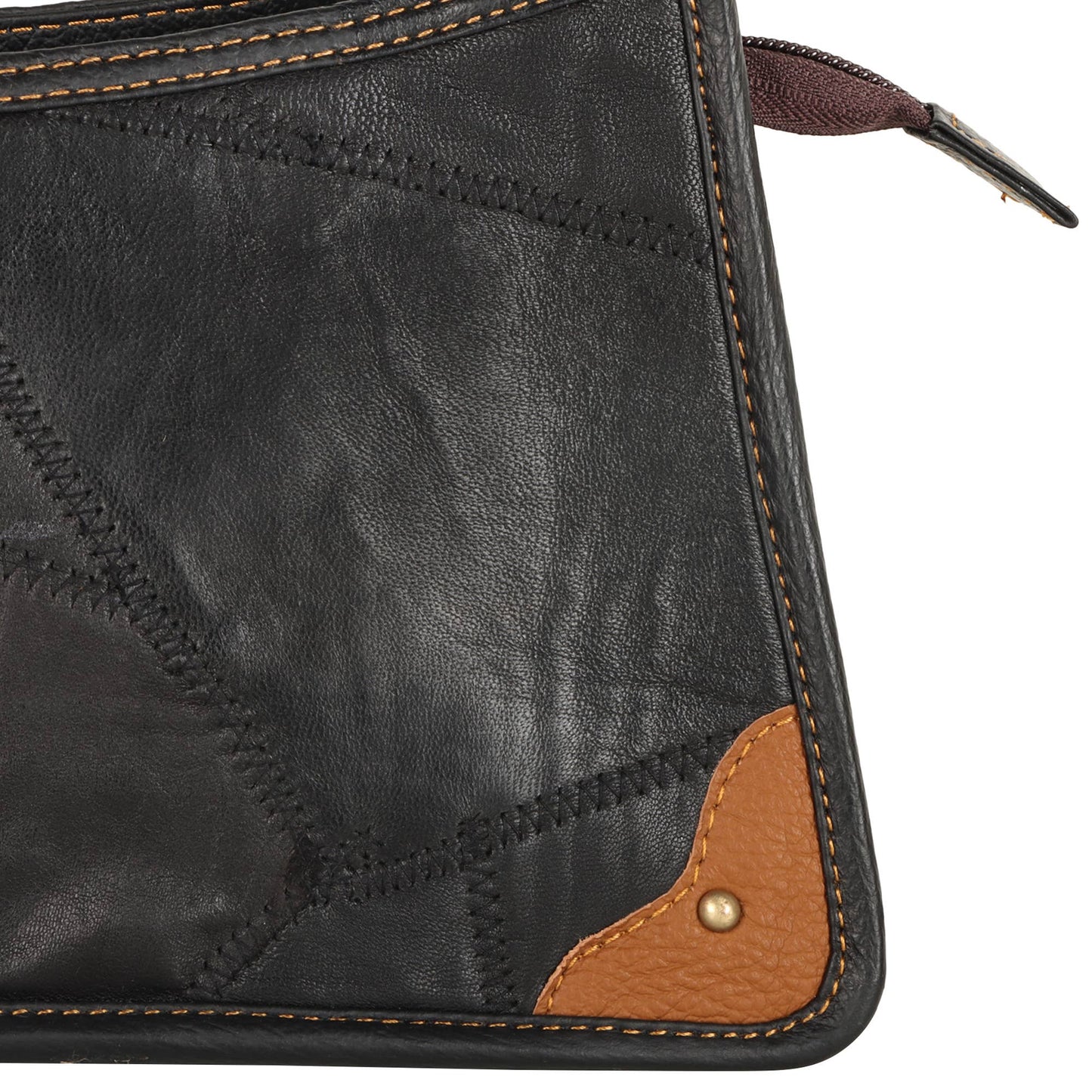 Sleek Shoulder Bag in Black