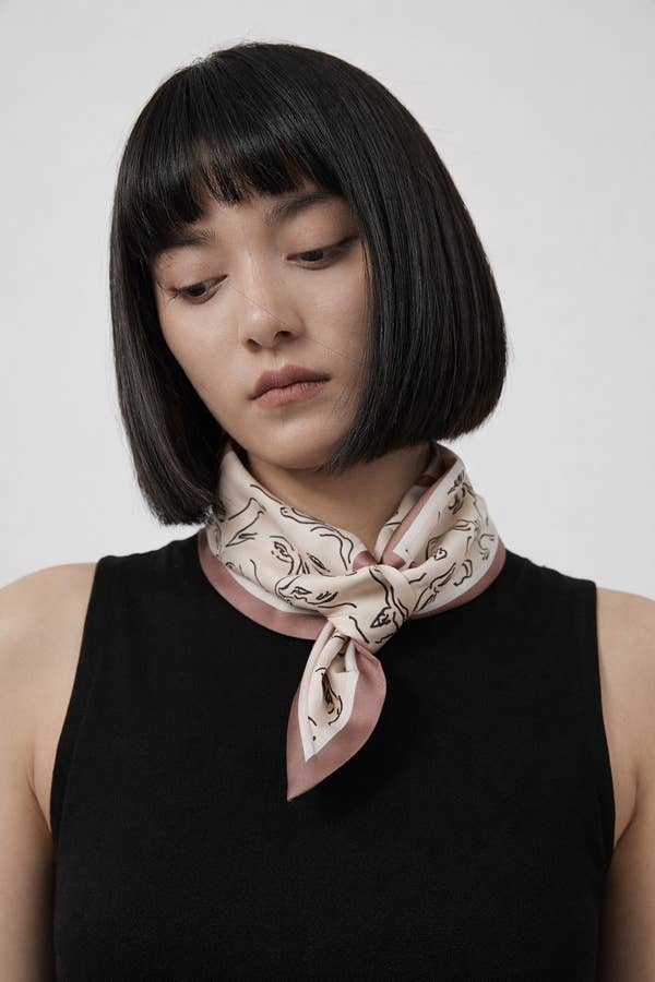 Rose Faces Loop Scarf